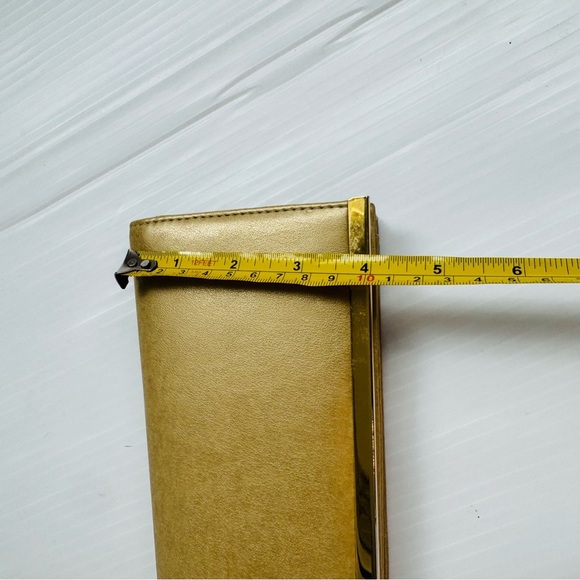 Vintage asymmetrical Elegant Gold Clutch - Picture 8 of 8